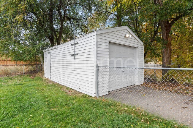 Building Photo - Super Cute 2 Bedroom Home In Northwest Spokane