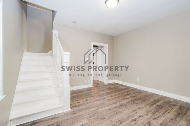 Building Photo - 761 Seymour Ave