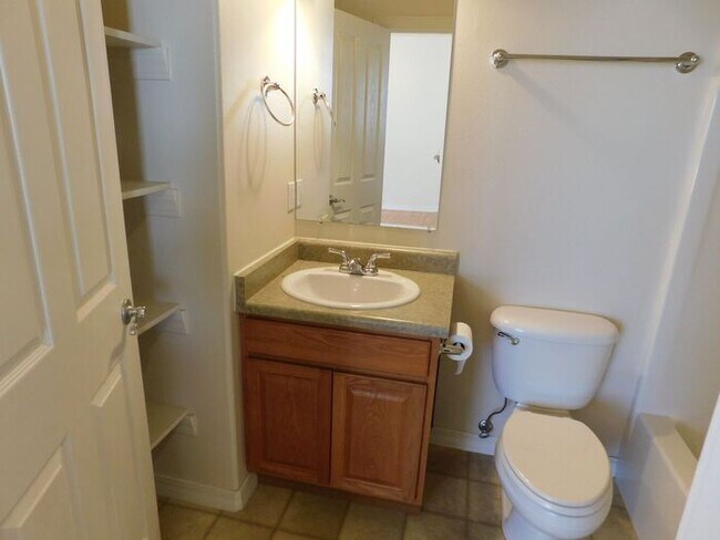 Building Photo - Spacious 3-Bedroom, 2-Bath Home