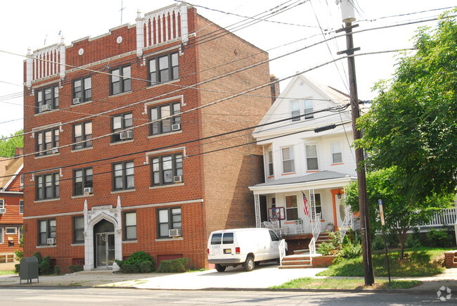 Building Photo - 930-Berkeley Manor, LLC