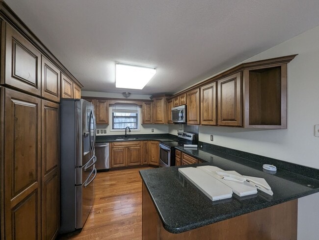 Building Photo - 4 Bedroom/2 Bathroom Home in Batesville