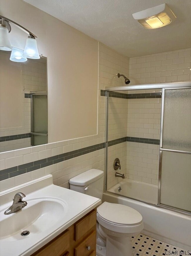 Building Photo - 427 Devon Dr