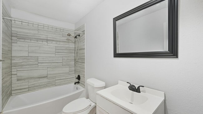 Building Photo - 200 Valley Acres Dr