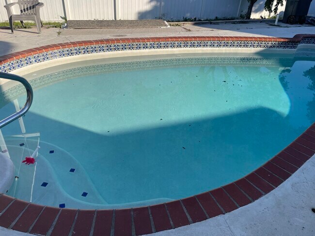 Building Photo - 8504 43rd Ave Dr W