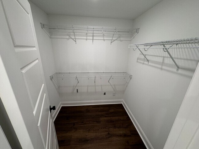 Building Photo - 4BD/4.5BA FOR RENT