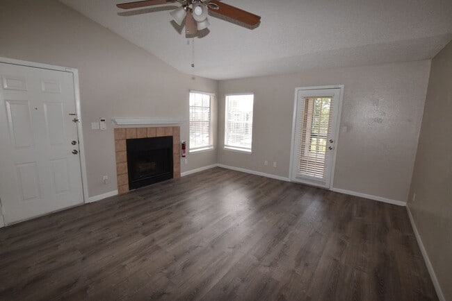 Building Photo - 5533 Chrishire Way