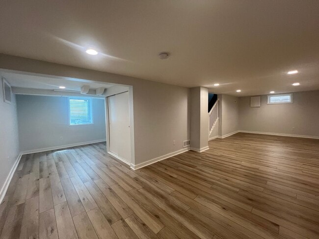 Building Photo - 2 Bed, 1 Bath Single-Family Home Close to ...