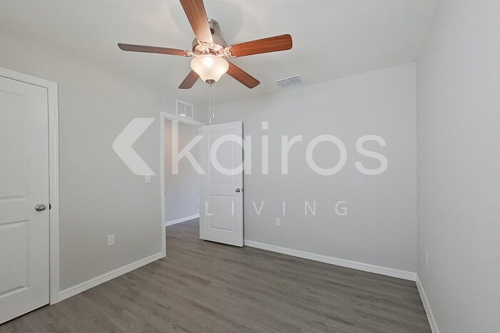 Building Photo - 4383 SW 85 Ln