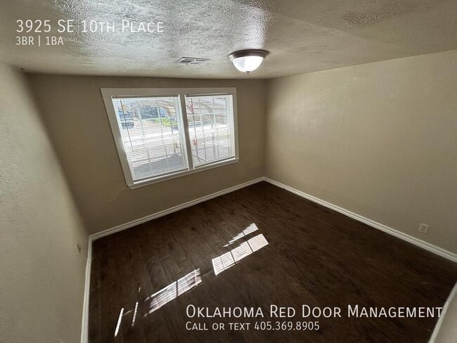 Building Photo - 3925 SE 10th Pl