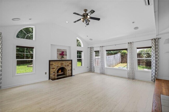Building Photo - 5291 Manhasset Cove