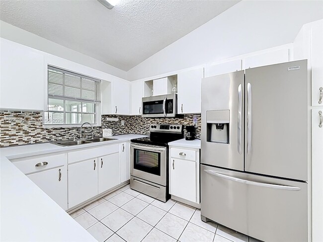 Building Photo - 15050 SW 63rd St