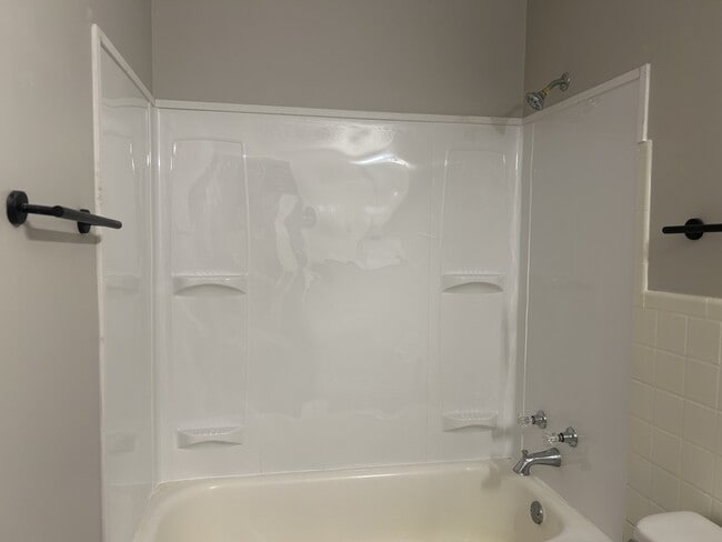 Building Photo - 5707 Gateway Dr