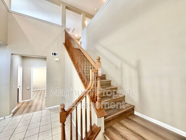 Building Photo - 29751 Maxmillian Ave