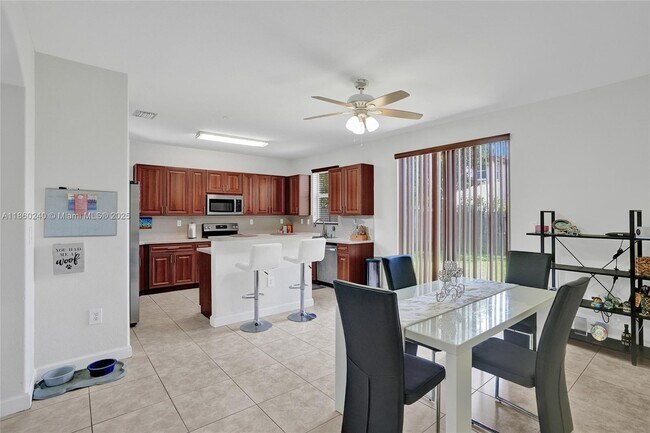 Building Photo - 15385 SW 93rd Ln