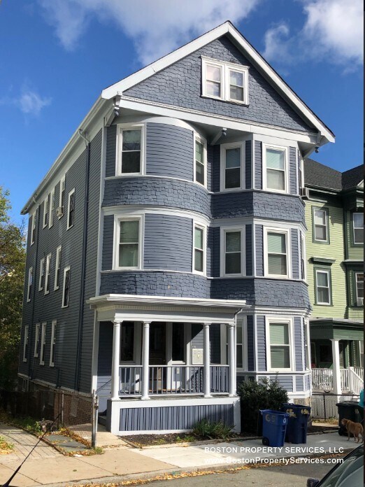 Building Photo - 65 Hillside St