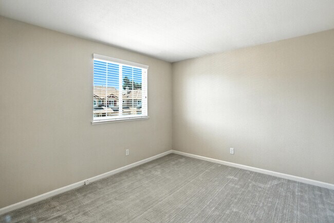 Building Photo - 9437 Red Spruce Way