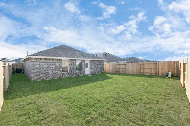 Building Photo - 27010 Breakaway Ln