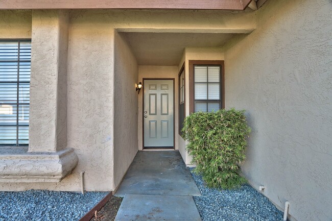 Building Photo - 3 bedroom 2 baths Murrieta