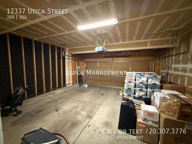 Building Photo - 12337 Utica St