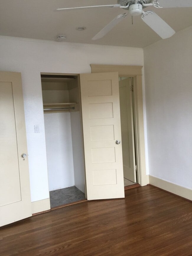 Building Photo - Fenced 3 Bedroom House with Two Car Driveway! Located in the Heart of North Park! In Unit Washer ...