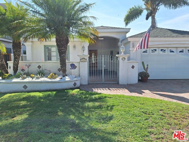 Building Photo - 7539 Denrock Ave