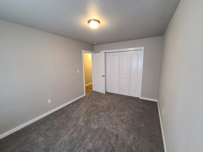 Building Photo - 2810 W Northern Lights Blvd