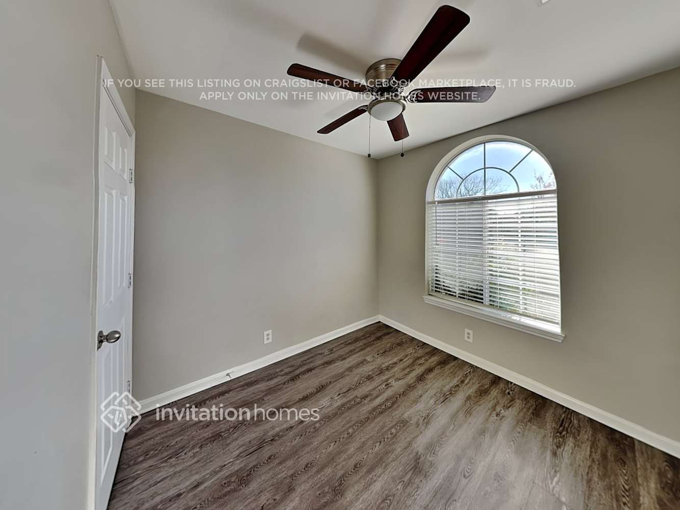 Building Photo - 219 Sandhill Dr