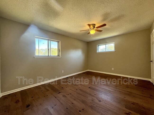 Building Photo - 6311 Rosemary Dr