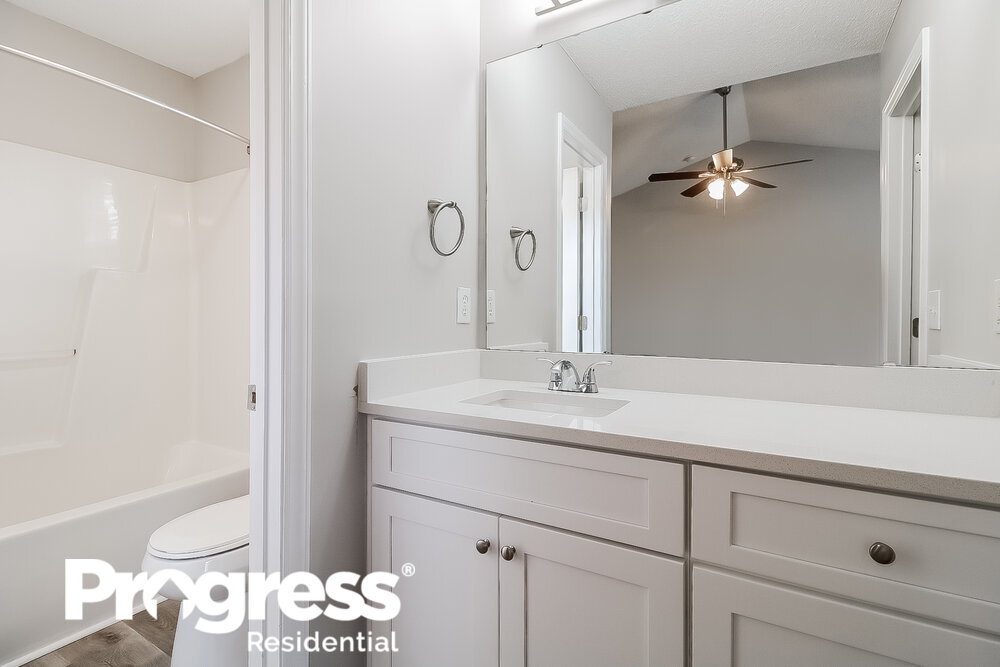 Building Photo - 944 S Philwood Ct