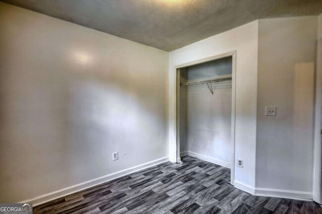 Building Photo - 2119 Briar Glen Ln SW