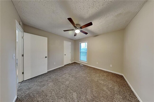 Building Photo - 4798 Southern Ct NW