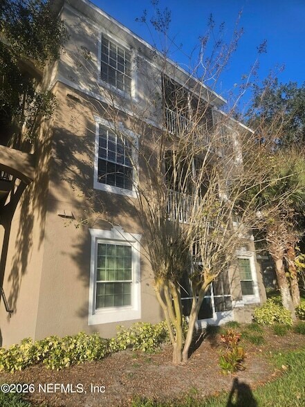 Building Photo - 10550 Baymeadows Rd