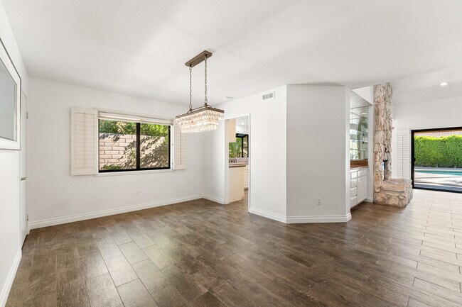 Building Photo - 40588 Clover Ln