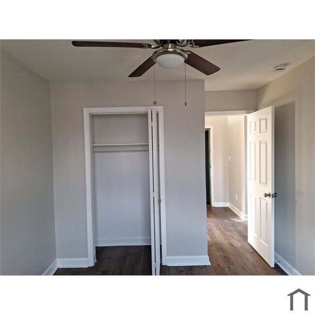 Building Photo - Top-Floor 2-Bedroom Condo in Southwest DC ...