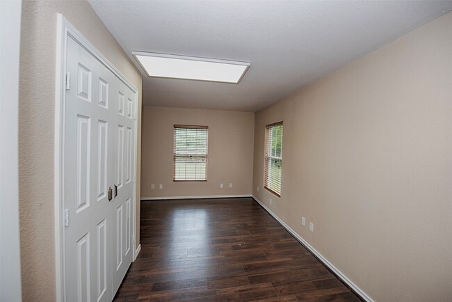 Building Photo - 715 Grand Ave