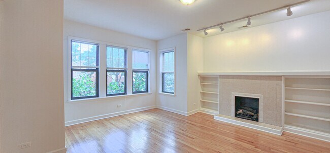 Primary Photo - 832 Seward St