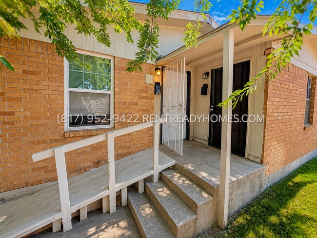 Building Photo - 313 Forby Ave