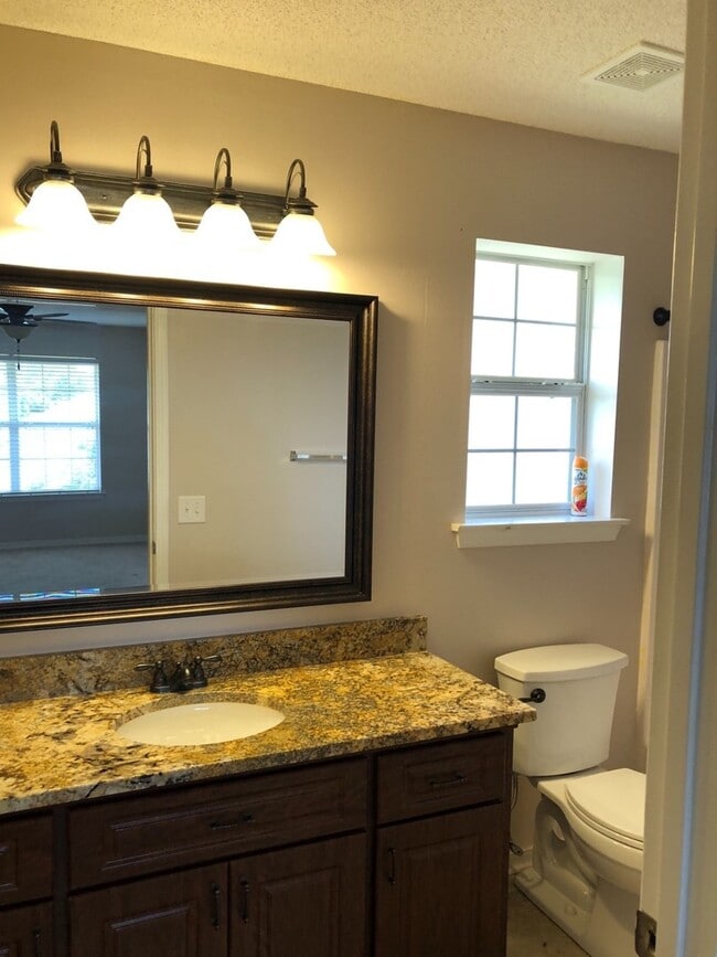 Building Photo - Gulf Breeze - Grand Ridge - 4 bedroom, 2.5...