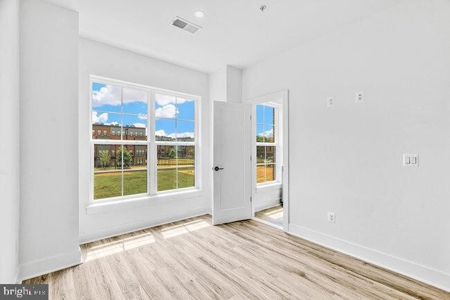 Building Photo - 11236 Bunsen St