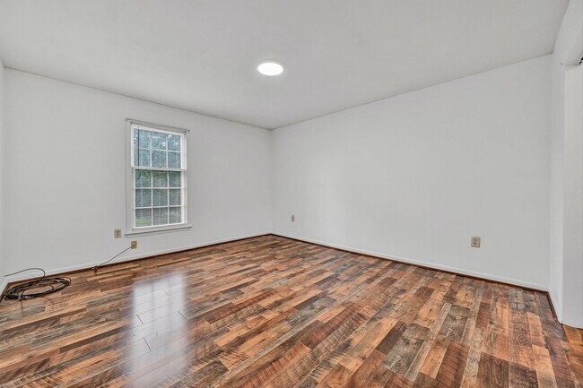 Building Photo - 5260 Crossbow Cir