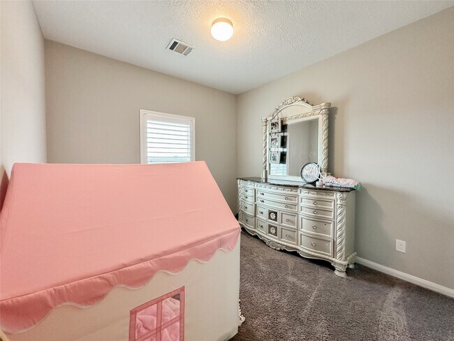 Building Photo - 727 Rd 5105