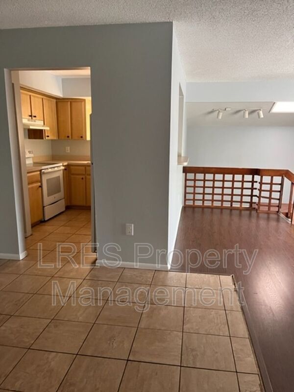 Building Photo - 4564 Pheasant Run Dr