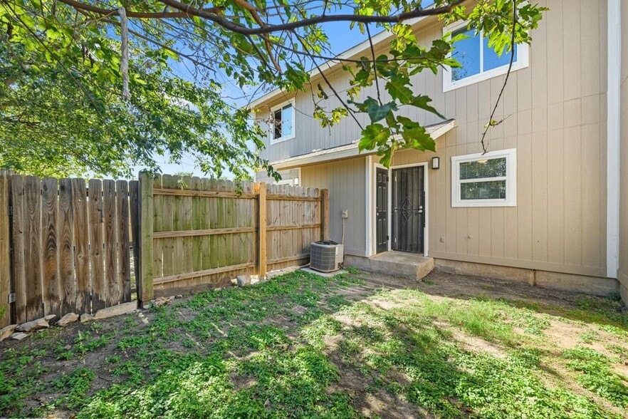 Fenced in back yard - 6913 Wentworth Dr