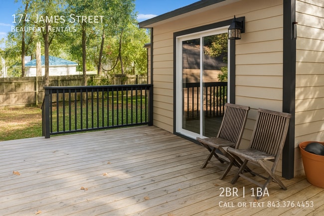 Building Photo - 174 James St