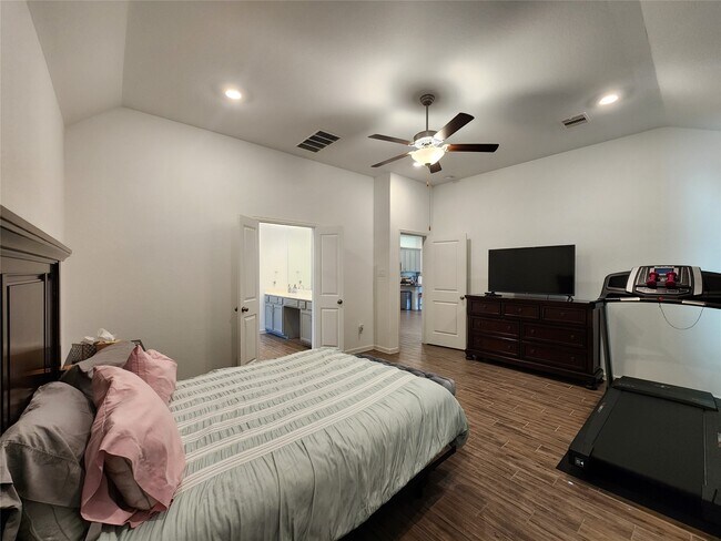 Building Photo - 14007 Hartford Heights Wy