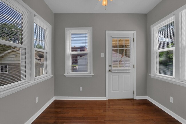 Building Photo - 5036 Tholozan Ave