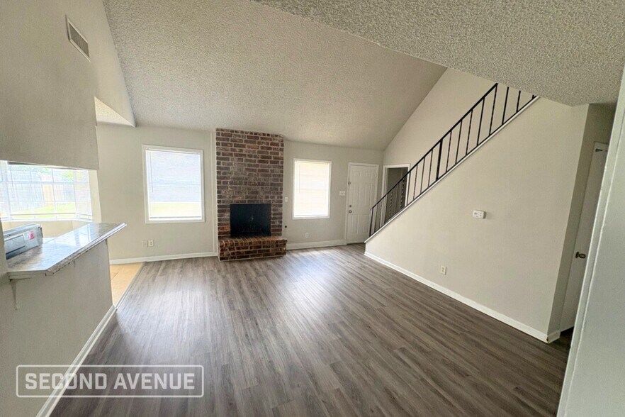 Building Photo - 10122 Sagedowne Ln
