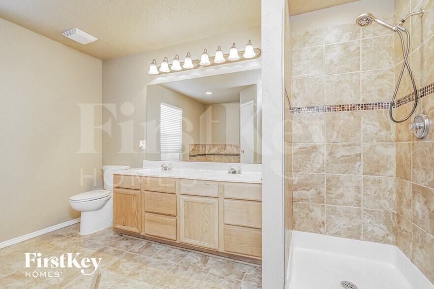 Building Photo - 1132 Beechwood Ln