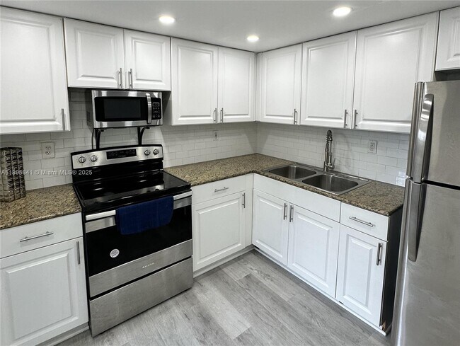 Building Photo - 17500 NW 68th Ave