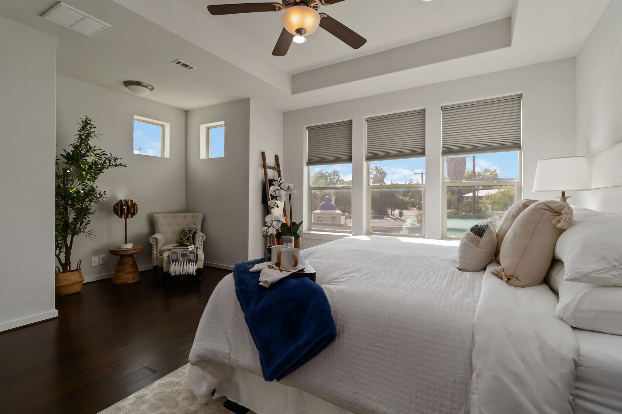 Building Photo - 2104 N Saint Marys St